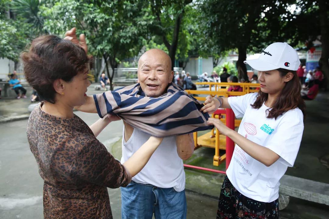 践行社会责任，四季沐歌携手国际小姐爱心公益行